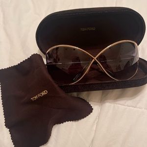 TOM FORD SUN GLASSES PERFECT CONDITION
